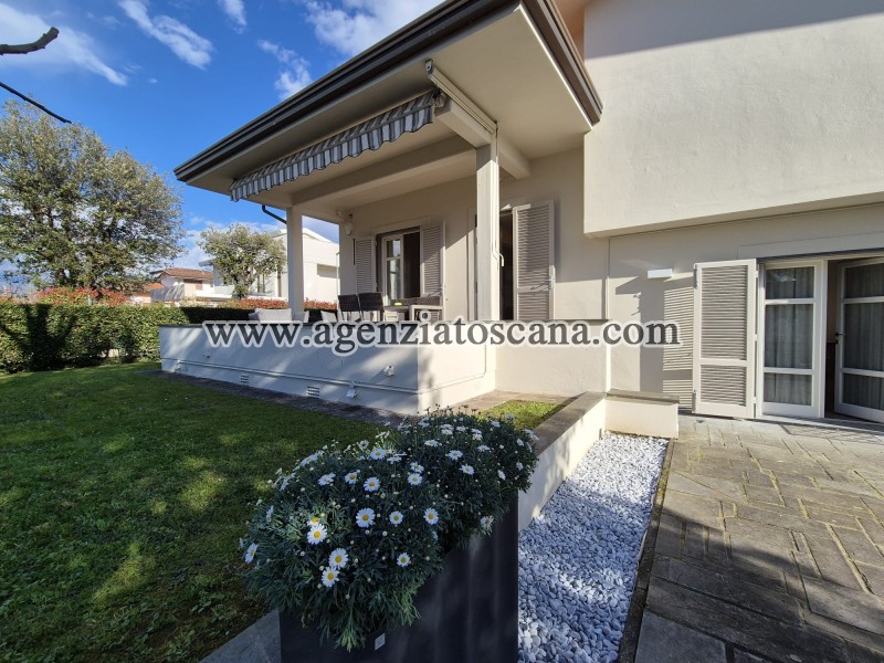 Villa Bifamiliare in vendita, Forte Dei Marmi - Centrale -  0