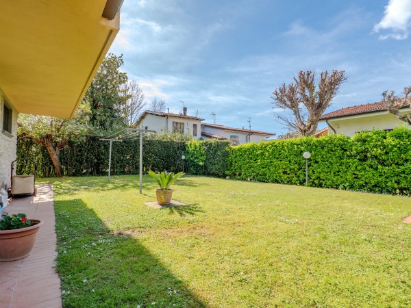 Riferimento SA007 - villa in Летняя аренда in Forte Dei Marmi - Centro Storico