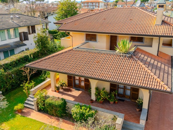 Riferimento SA007 - villa in Летняя аренда in Forte Dei Marmi - Centro Storico