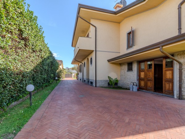 Riferimento SA007 - villa in Летняя аренда in Forte Dei Marmi - Centro Storico