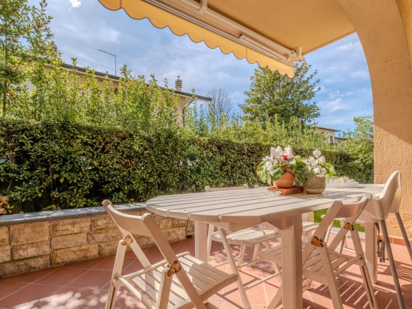 Riferimento SA007 - villa in Летняя аренда in Forte Dei Marmi - Centro Storico