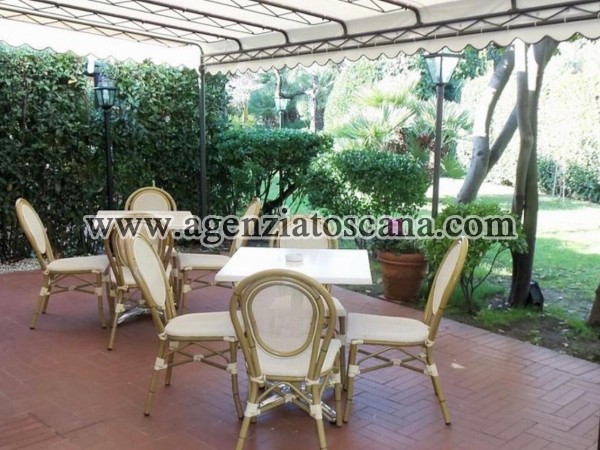 Immobile Commerciale - Direzionale in vendita, Forte Dei Marmi - Zona Via G. Battista Vico -  19