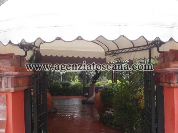 Immobile Commerciale - Direzionale in vendita, Forte Dei Marmi - Zona Via G. Battista Vico -  2