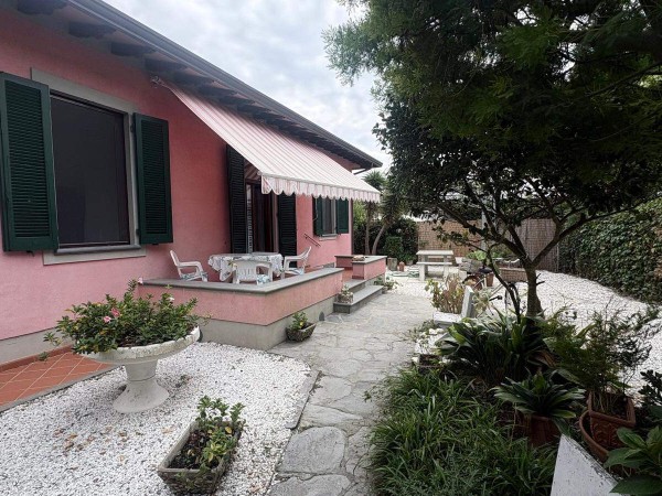 Porzione di Casa in affitto, Forte dei Marmi 
