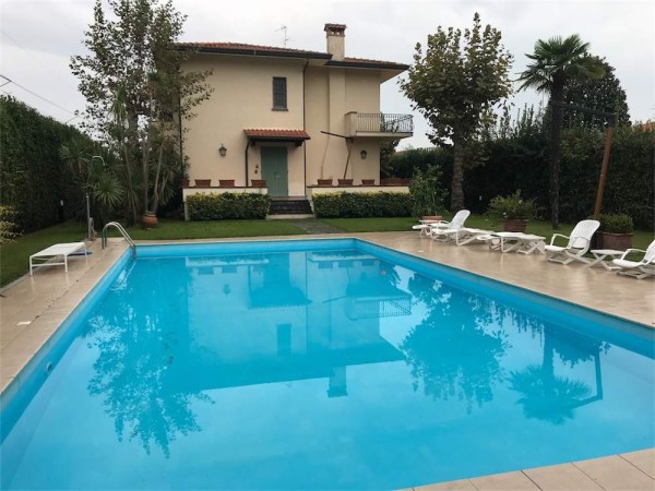 Villa con Piscina in vendita, Forte dei Marmi 