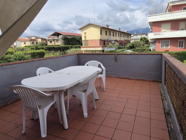 Marina di Carrara - Vendesi tr