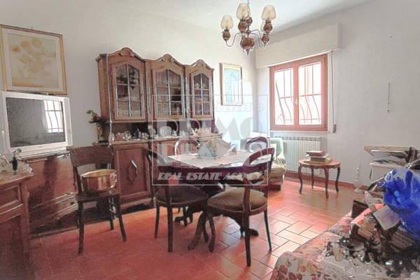 Detached House For Sale In Cap