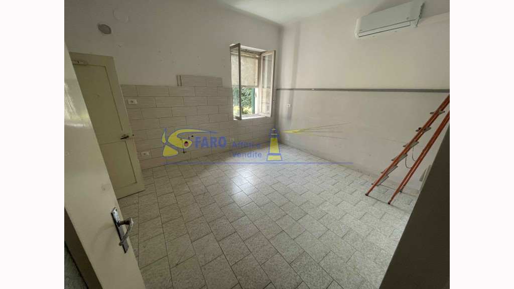 Appartamentoin Vendita, Camporosso - Centrale - Riferimento: v116
