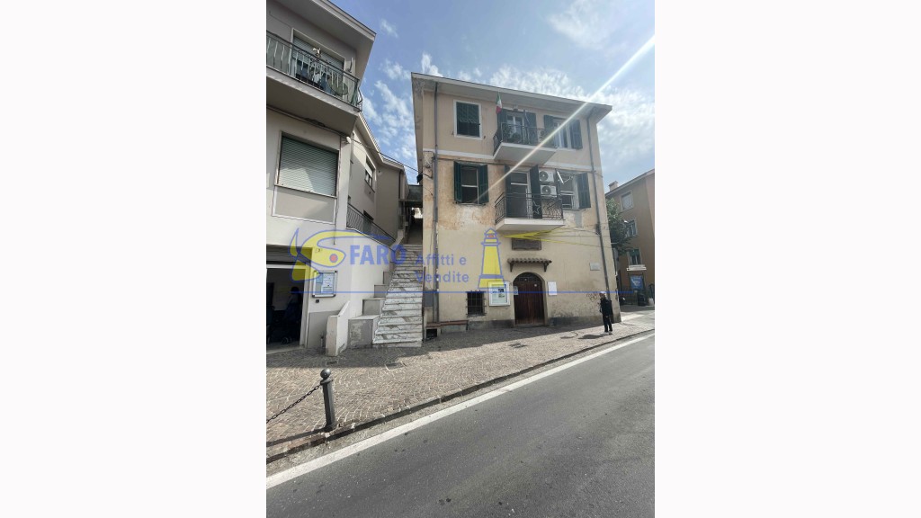 Appartamentoin Vendita, Camporosso - Centrale - Riferimento: v116