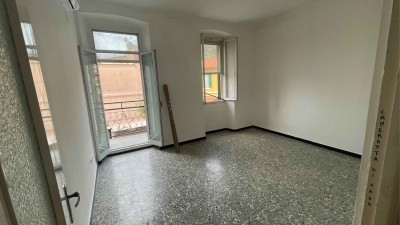 Appartamentoin Vendita, Camporosso - Centrale - Riferimento: v116