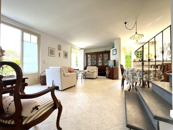Riferimento SV631T - villa in Покупая и продавая in Pietrasanta - Marina Di Pietrasanta