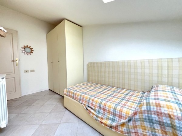 Riferimento SV796T - two-family villa in Покупая и продавая in Pietrasanta - Marina Di Pietrasanta