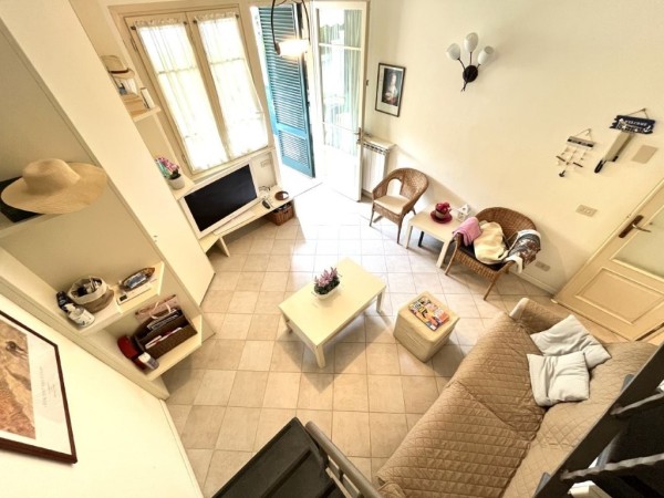 Riferimento SV796T - two-family villa in Покупая и продавая in Pietrasanta - Marina Di Pietrasanta