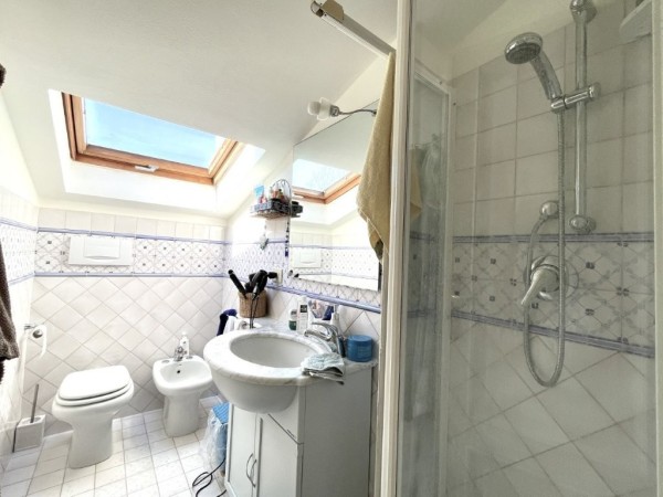 Riferimento SV09T - two-family villa in Buying And Selling in Pietrasanta - Marina Di Pietrasanta