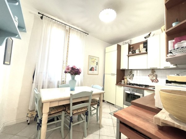 Riferimento SV09T - two-family villa in Buying And Selling in Pietrasanta - Marina Di Pietrasanta