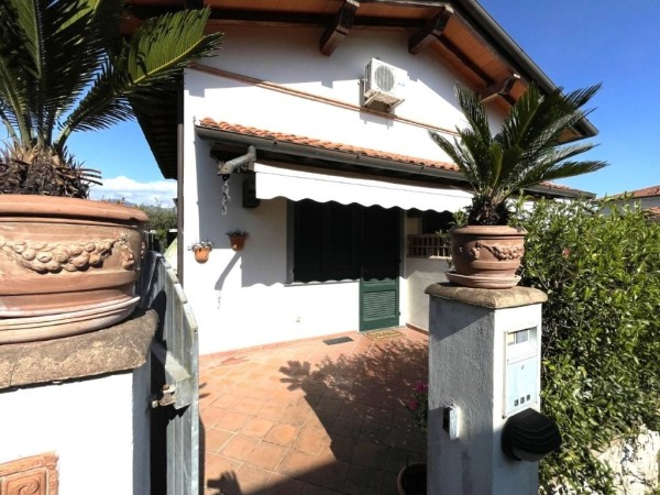Riferimento SV09T - two-family villa in Buying And Selling in Pietrasanta - Marina Di Pietrasanta