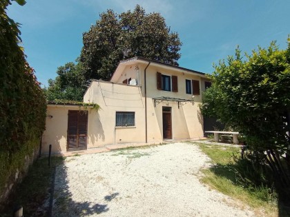 Immobile WA 15559 - Villa Bifamiliare in Vendita a Pietrasanta