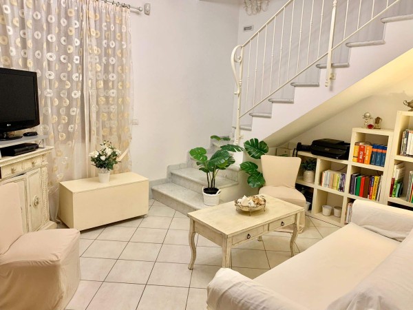 Villa Singola in affitto, Forte dei Marmi, Vittoria Apuana 