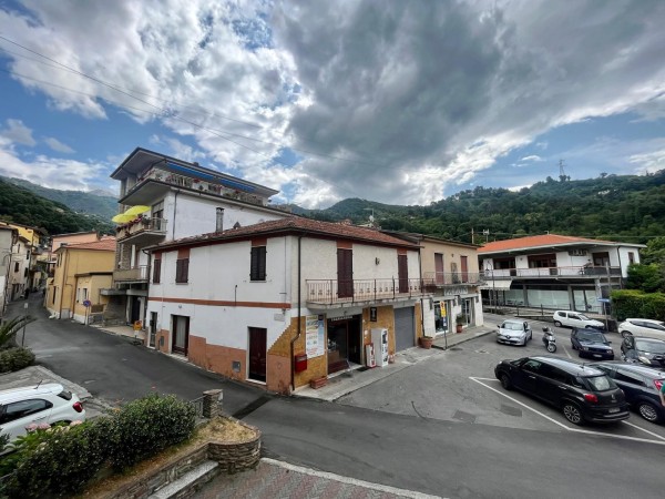 Montignoso - Loc. Capanne - Ve