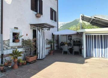 Carrara - Loc. Stabbio - vende