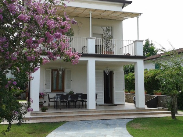 Detached Villa in rent, Forte dei Marmi, Vittoria Apuana 