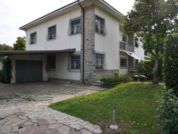 Villa Bifamiliare in affitto, Forte dei Marmi, Vittoria Apuana 