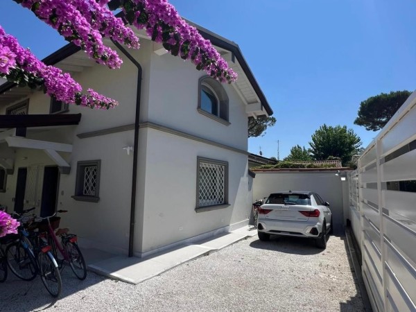 Villa Bifamiliare in vendita, Forte dei Marmi 