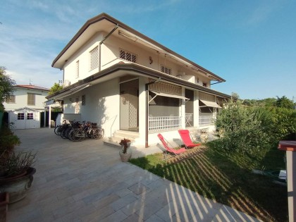 Immobile WA 15562 - Villa Bifamiliare in Vendita a Marina Di Pietrasanta