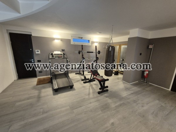 Villa Con Piscina in vendita, Forte Dei Marmi - Vittoria Apuana -  60