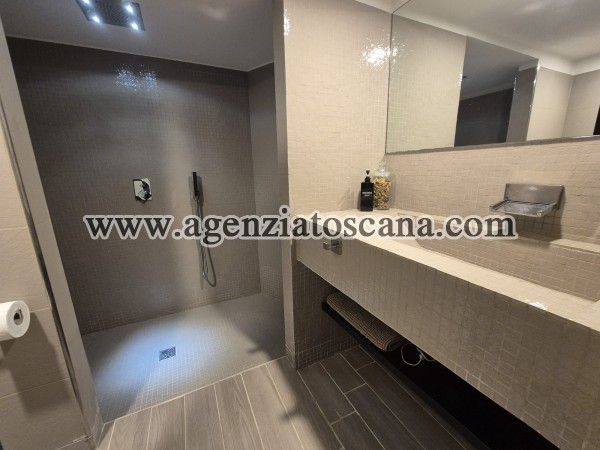Villa Con Piscina in vendita, Forte Dei Marmi - Vittoria Apuana -  64