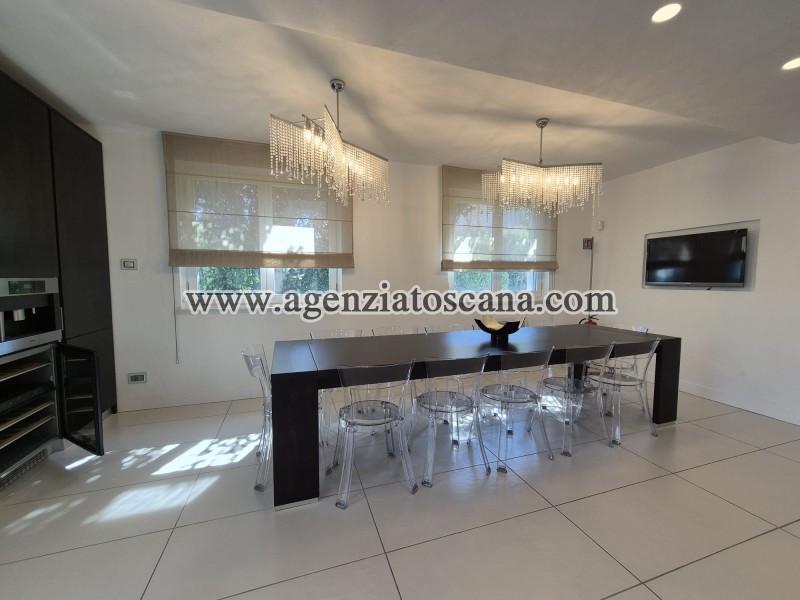 Villa With Pool for sale, Forte Dei Marmi - Vittoria Apuana -  26