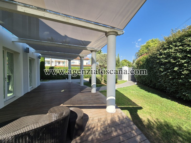 Villa With Pool for sale, Forte Dei Marmi - Vittoria Apuana -  14