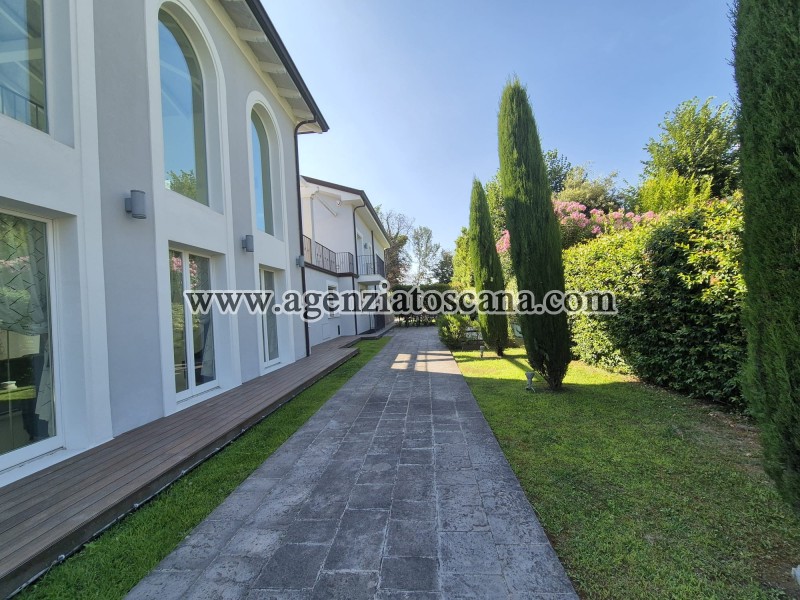 Villa With Pool for sale, Forte Dei Marmi - Vittoria Apuana -  16