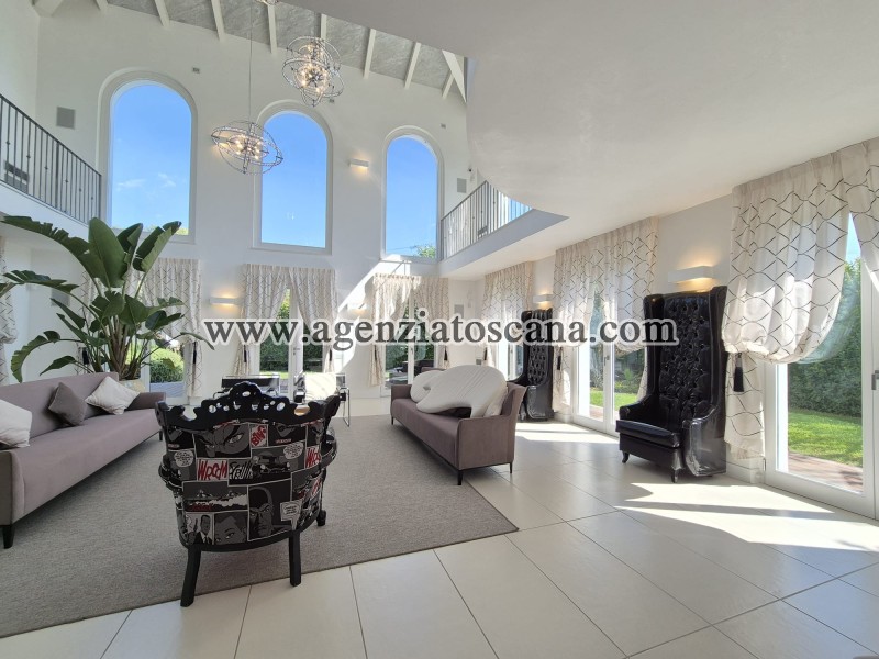 Villa With Pool for sale, Forte Dei Marmi - Vittoria Apuana -  21