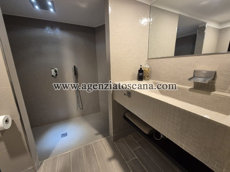 Villa With Pool for sale, Forte Dei Marmi - Vittoria Apuana -  68