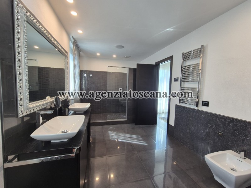 Villa With Pool for sale, Forte Dei Marmi - Vittoria Apuana -  43