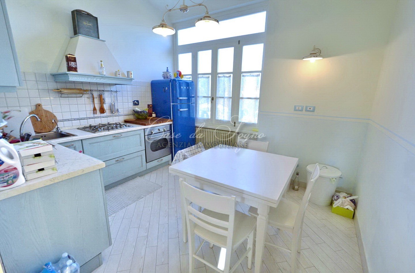 617 - cover Apartment la maison