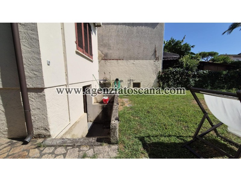 Вилла бифамильяре за продажа, Forte Dei Marmi - Vaiana -  4