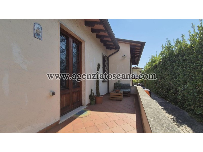 Вилла бифамильяре за продажа, Forte Dei Marmi - Vaiana -  1
