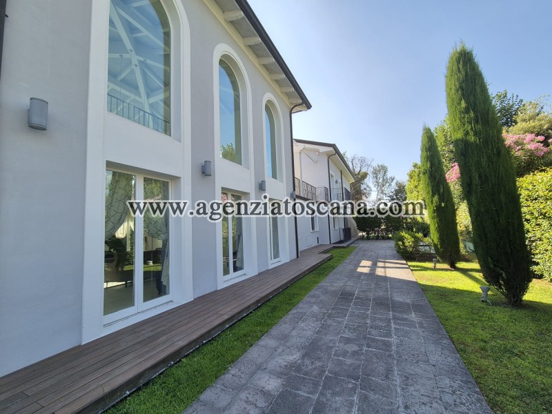 Villa Con Piscina in affitto, Forte Dei Marmi - Vittoria Apuana -  0