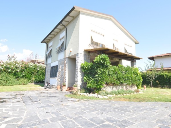 Villa Singola in affitto, Forte dei Marmi 