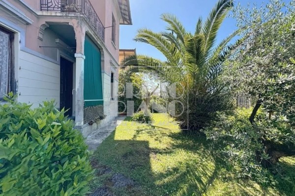 Detached Villa For Sale In Luc