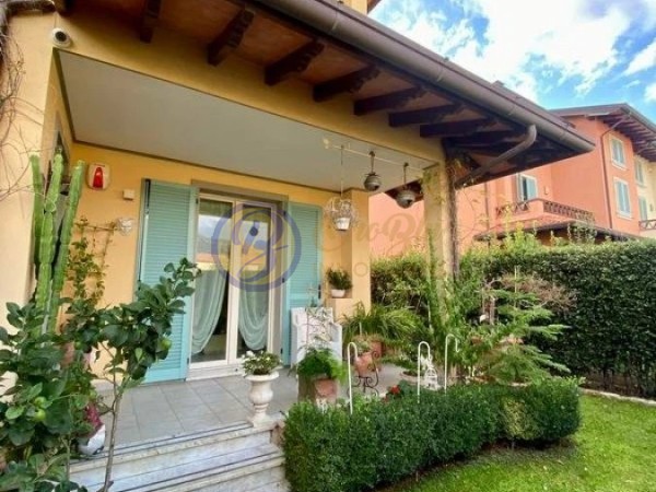 Riferimento PIEVIL158 - Villetta A Schiera in Vendita a Pietrasanta