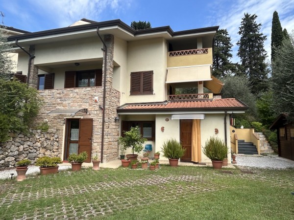Villa Singola con ampio giardi