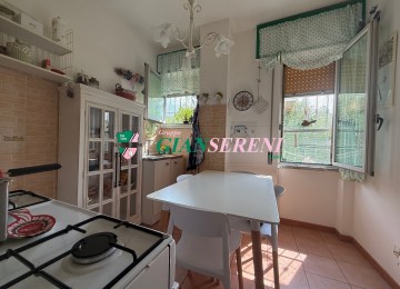 3 locali con veranda e cantina