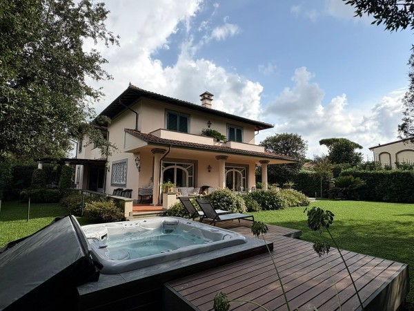 Villa Singola in vendita, Forte dei Marmi, Vittoria Apuana 