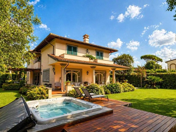 Villa Indipendente in Vendita 