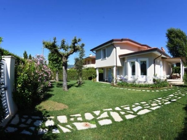 Villa Singola in affitto, Forte dei Marmi, 500 mt dal centro 