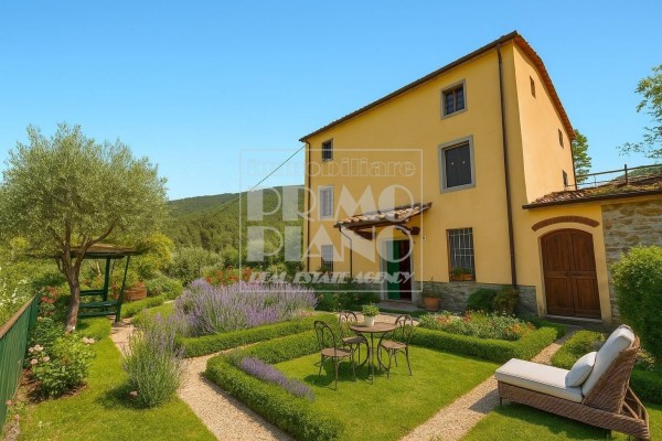 Rustic House For Sale In Lucca