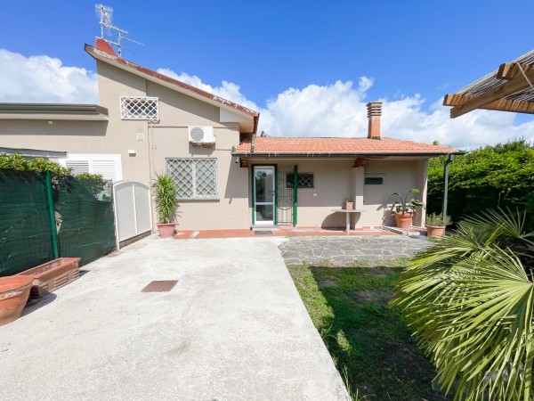 Villa Bifamiliare in vendita, Viareggio 